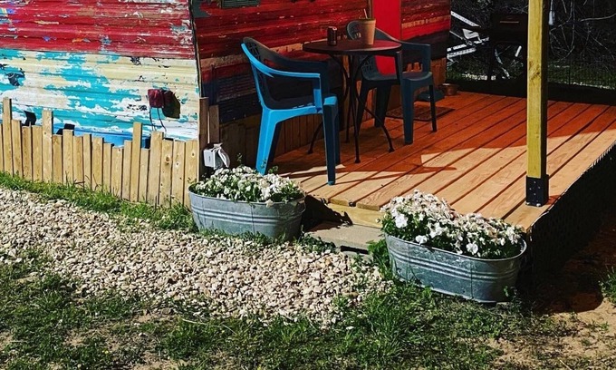 Fairbanks Apartment | Electric camper on the River - Free Parking