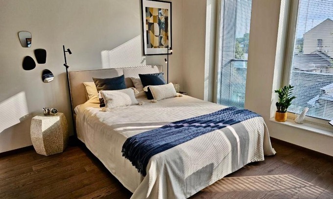 Kesklinn Apartment | Elegance Apartment - City Centre Free Parking