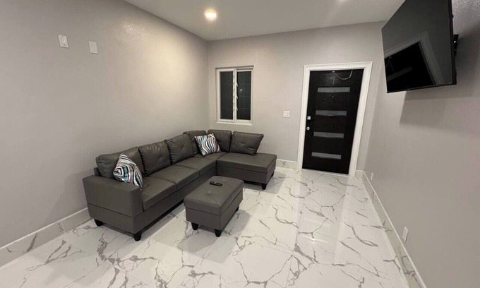 Bahamas Terrace Apartment | Elegant 2 bed-2 bath