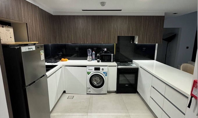 Bur Dubai Apartment | Elegant 2-Bedroom, 2-Bath Luxury Apartment in the Heart of Je VC
