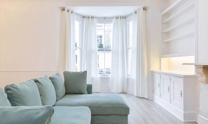 Redcliffe Apartment | Elegant 2 bedrooms apt in Chelsea with patio