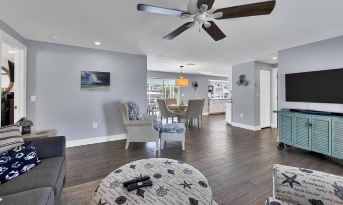 Grove City House | 🥇 Elegant 2bd home near Disney (CH854)