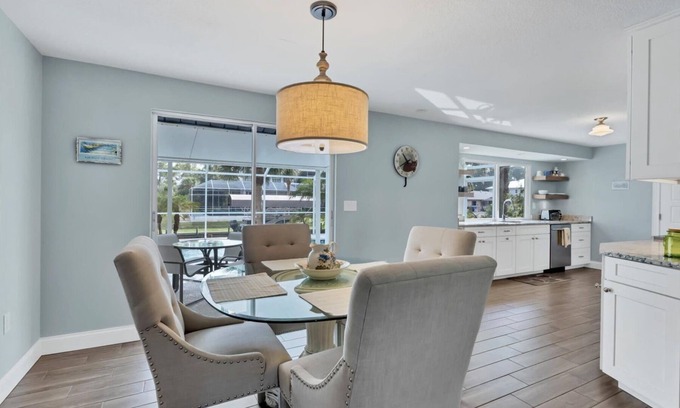 Grove City House | 🥇 Elegant 2bd home with private pool and canal access (CH854)