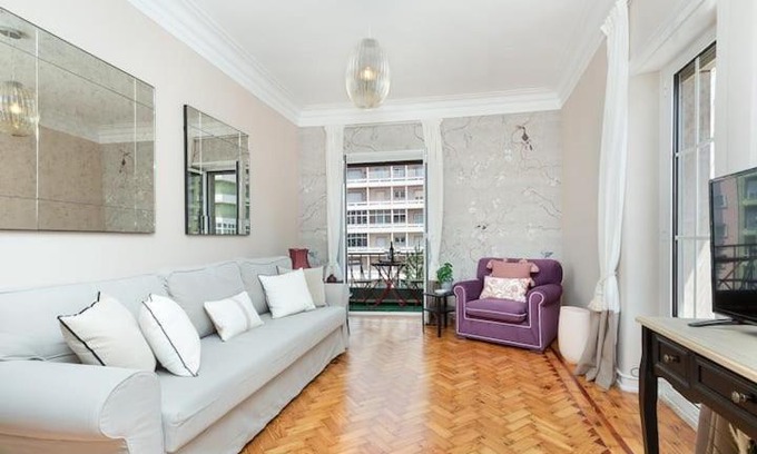 Avenida de Roma Apartment | Elegant 2BR Apart Vintage Elevator Subway