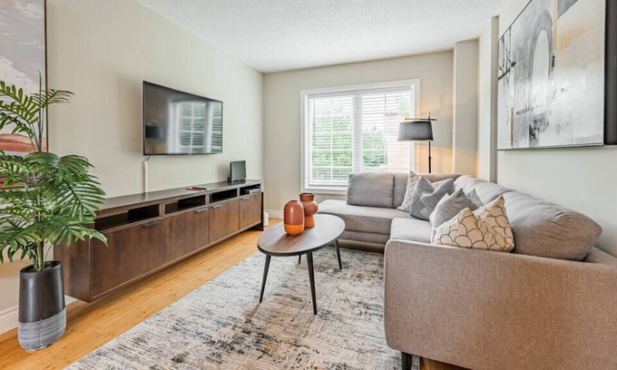 Fletchers Creek South House | Elegant 3 Bedroom House in Brampton