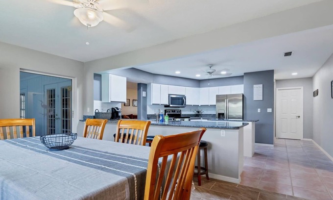 Pebble Beach House | 🥇 Elegant 3bd home near Disney (CH846)