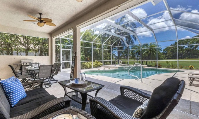 White Marsh House | 🥇 Elegant 3bd home with a very private backyard with a pool (CH948)