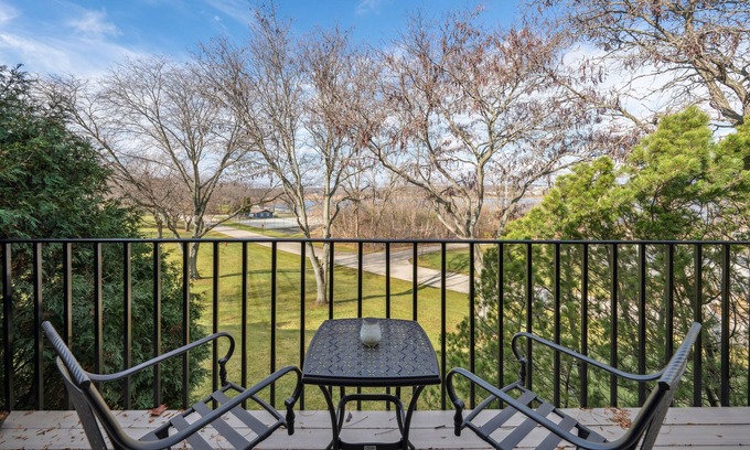 Lake Geneva Condo | Elegant 4-Season Lake Geneva Condo w/Fireplace!