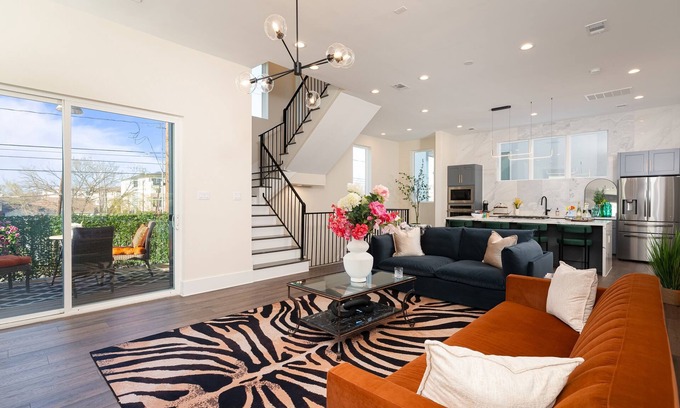 Washington Ave./ Memorial Park House | Elegant 4BR in Heart of Houston w Rooftop & Grill