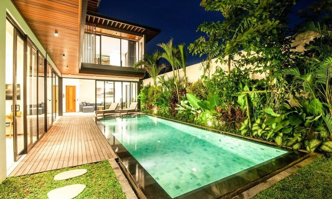 Munggu Villa | Elegant 5BR Villa Retreat | Steps from Canggu Beach