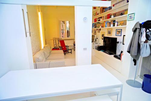 Historic Center Apartment | Elegant And Modern Loft In Medieval Bologna