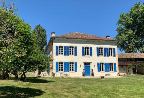 Samadet House | Elegant and Spacious Maison de Maitre Ideal for Group Bookings