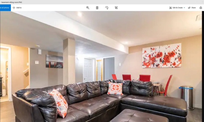 Aylmer Bed & Breakfast | Elegant and Vibrant Bedroom in a Basement Unit