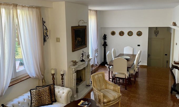 Historic Center Apartment | Elegant apartment in the old town with a cozy rooftop garden