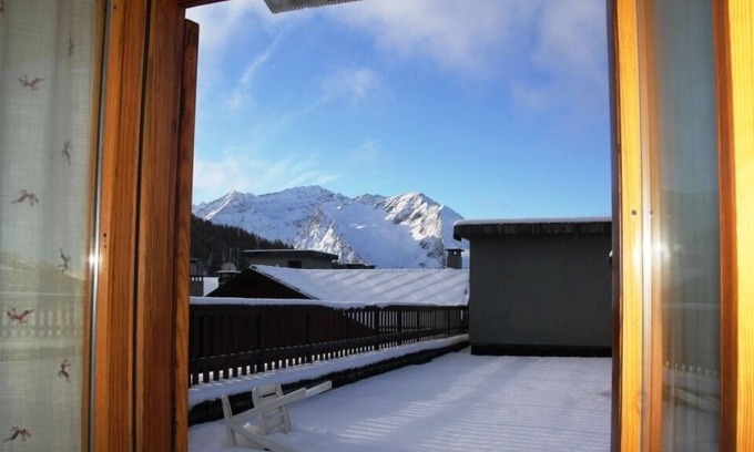 Sestriere Apartment | Elegant Apartment on 2 floors, Central, 5 Beds, Skis on
