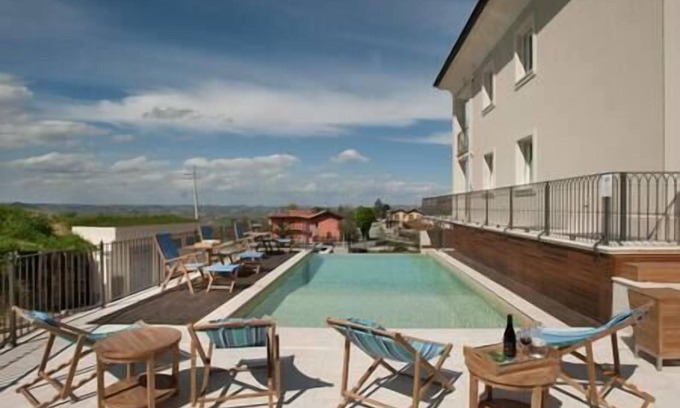Castiglione Falletto Apartment | Elegant, bright apartment in villa with large covered terrace and furnished