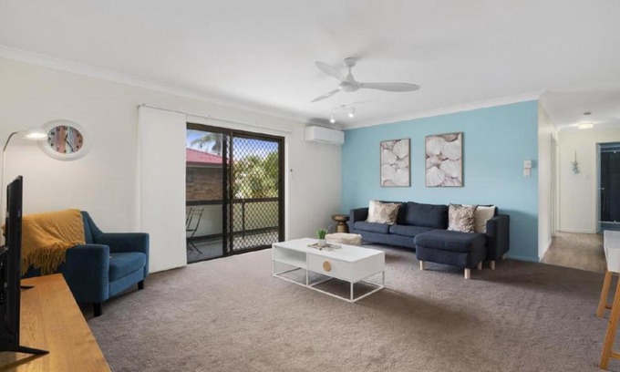 Woorim Apartment | Elegant Beachside Gem
