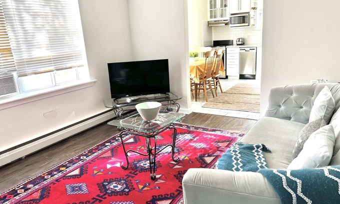 Burlington Apartment | Elegant Brand New Apartment in Central Burlington