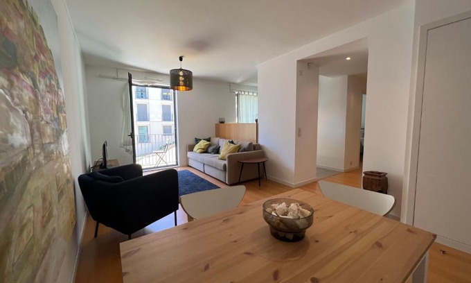 Mouraria Apartment | Elegant Castle View