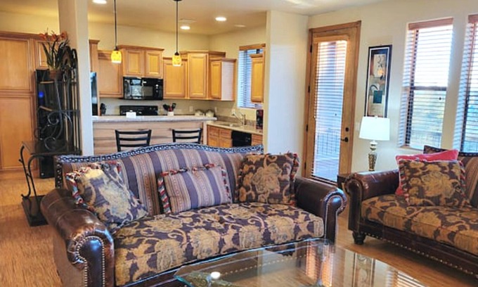 Payson Condo | Elegant Central Payson Getaway