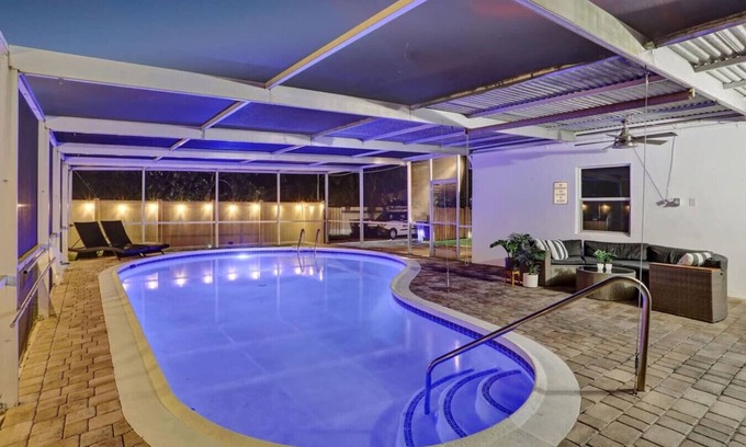 South Lake House | Elegant & Cozy Heated Pool/5 min to Beach/GameRoom