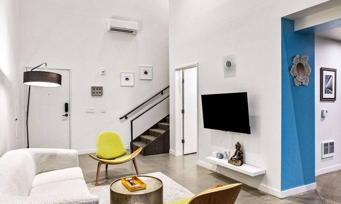 Downtown Apartment | Elegant design meets optimal location amid the natural beauty of Downtown Redmond.
