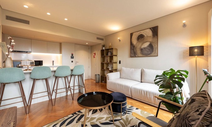 Centro / Baixa Apartment | Elegant Duplex Apt in Downtown