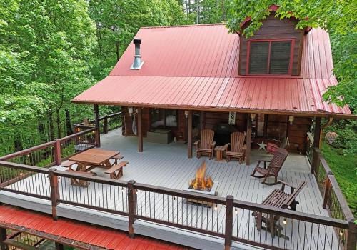 Hidden Lake Apartment | Elegant Escape-Cherry Log GA