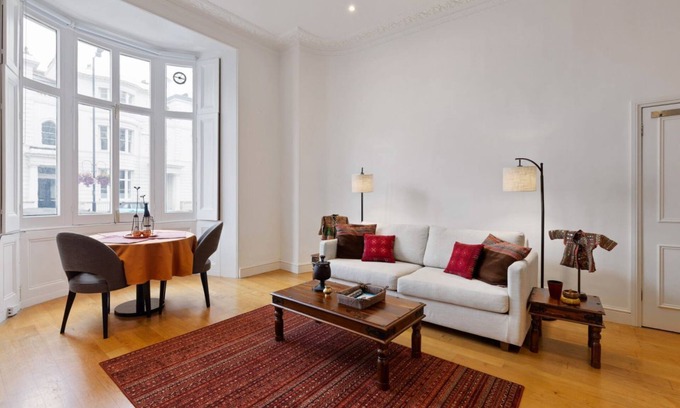 Bayswater Apartment | Elegant flat in Bayswater, West London