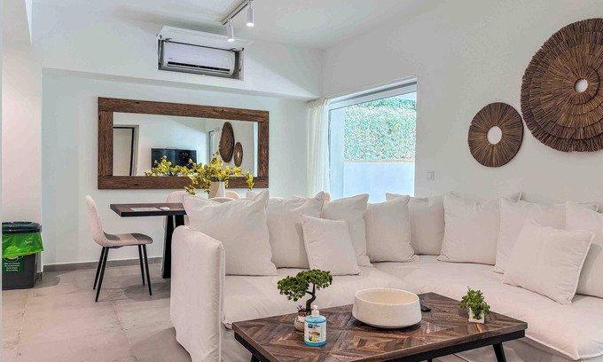 Glyfada Apartment | Elegant Flat in the Center of Glyfada