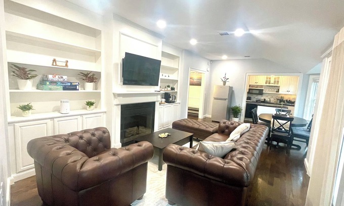 Wellesley House | Elegant Guest Suite Wellesley