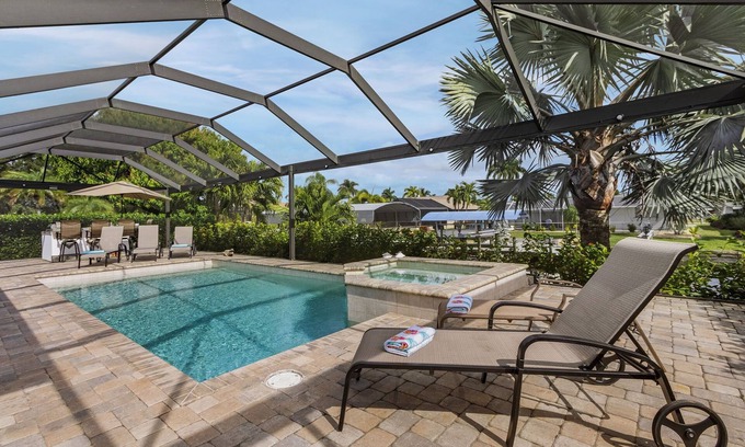 Yacht Club House | Elegant Gulf-access home w/electric-heated pool and spa - Villa Barbara