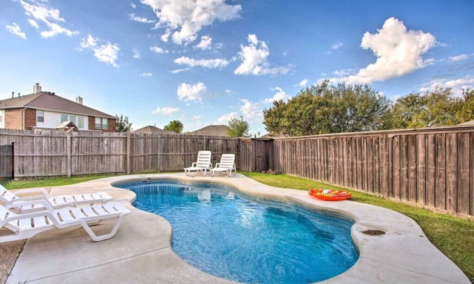 Little Elm House | Elegant Home with Pool|Gym|0.4miles to lake