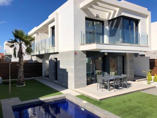 Lo Rufete House | Elegant House with Pool in Vistabella