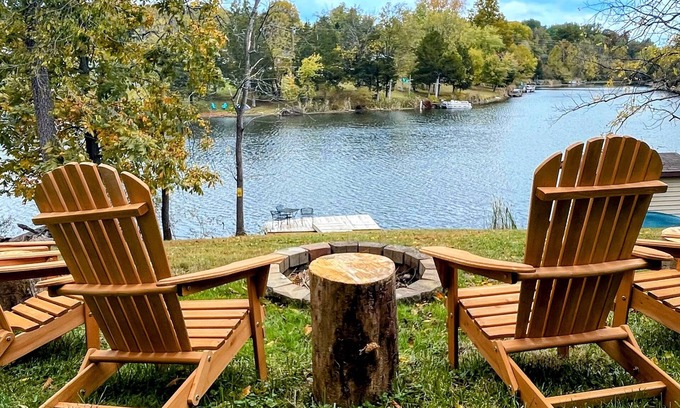 Chaplin Cabin | Elegant Lake Cabin on the Bourbon Trail; Hot Tub, Kayaks