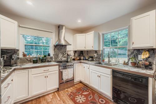 Clarkston House | Elegant Large 5 bedroom Family Home