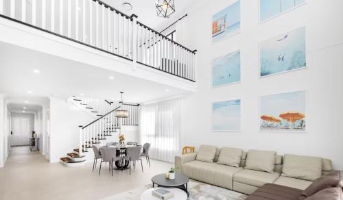 Upper Mount Gravatt House | Elegant n Convenient 4 Beds Villa with easy access