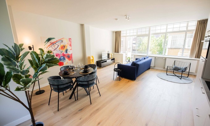 Nieuwe Werk Apartment | Elegant Oasis 2BDR Apartment WS