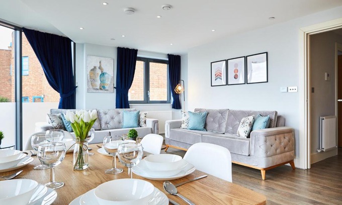 Peninsula Apartment | Elegant Plus Luxury Apartments