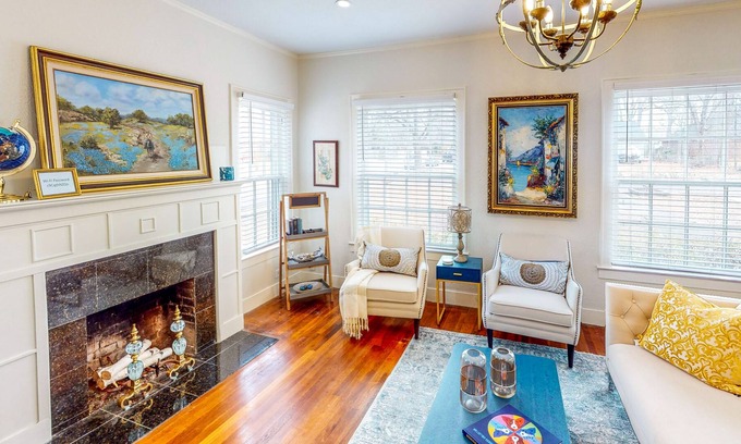 Texarkana House | Elegant & remodeled home in historic neighborhood