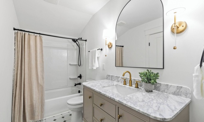 Louisburg House | Elegant Retreat for 12 in Louisburg