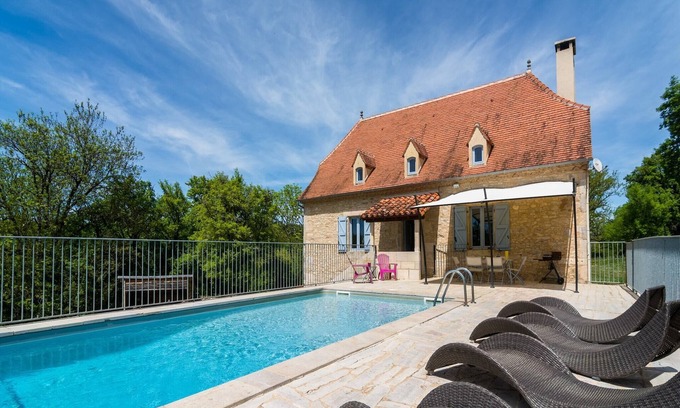 Themines House | Elegant Stay in Thémines