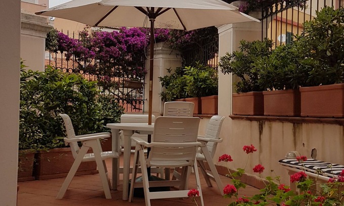 La Maddalena House | elegant studio apartment in the historic center.