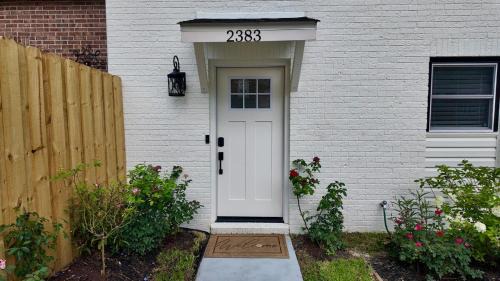 Tallahassee House | Elegant Townhome Retreat with King Bed Near I-10, Capitol, FSU & FAMU