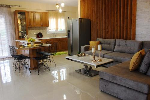 Longakion Apartment | Elegant View - Trikala - 3BD Apt