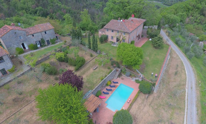 Lido di Camaiore Villa | Elegant villa and farmhouse with stunning views and pool