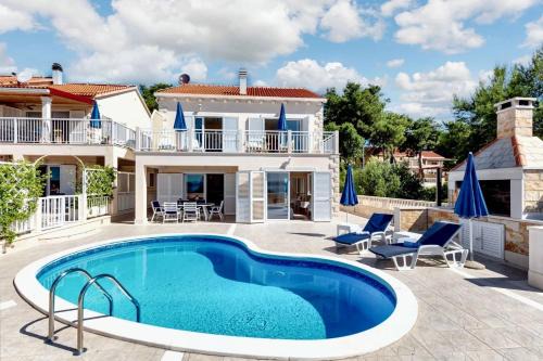 Sumartin Villa | Elegant Villa in Brač with Private Pool