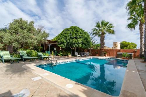 Playa Honda Villa | Elegant Villa in Playa Honda with Private Pool