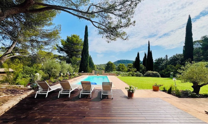 Beaurecueil House | Elegant villa with exceptional view, between Sainte-Victoire and Aix-en-Provence