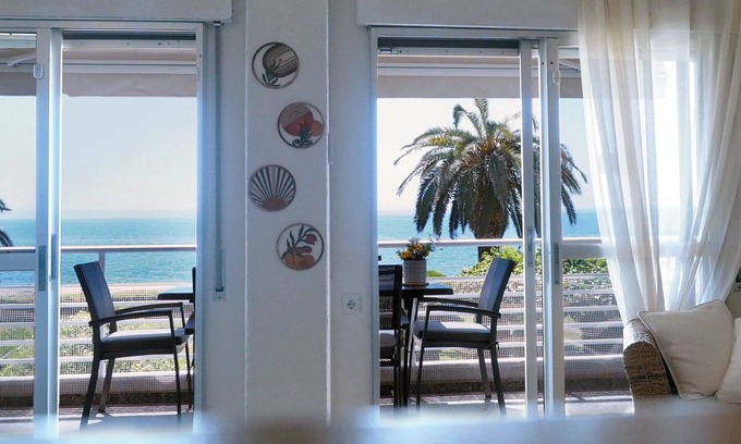 Gerakini Apartment | Elena's beach front apartment Gerakini